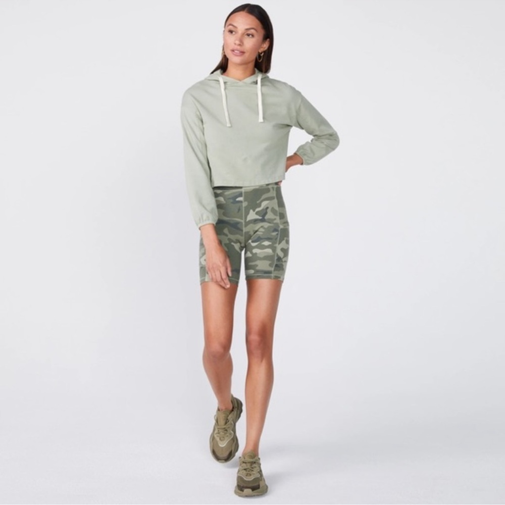 NWT MONROW CAMO BIKER SHORTS